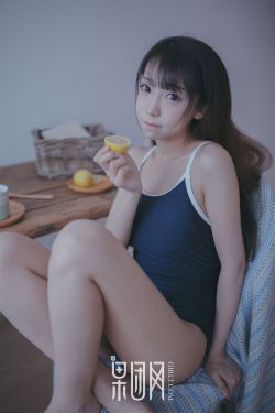 美女脱裤打光屁屁打红动态图